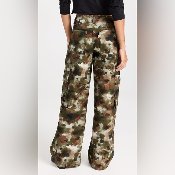 NWOT Levi’s Premium Wide Leg Relaxed Baggy Green Camouflage Cargo Pants 24 - Picture 13 of 13